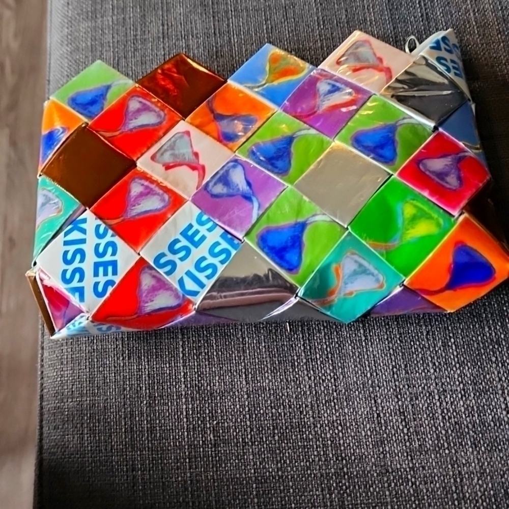 NWOT Homemade in Mexico by a kid. Kisses clutch
